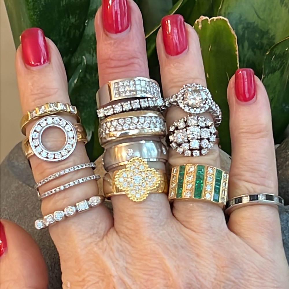 Diamond rings - Picture 1 of 7